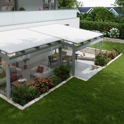 aufglasmarkise-markilux-770-mit-weissem-tuch-und-dunkelgrauem-gestell-uber-einem-wintergarten
